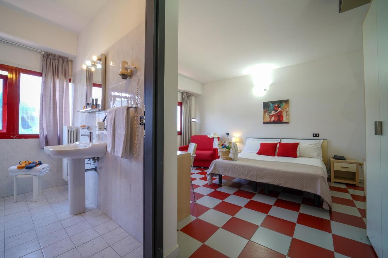 Onda Hotel Silvi Marina Esterno foto